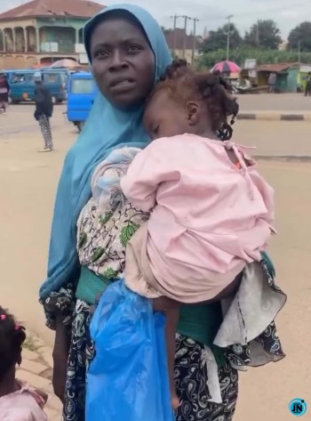Man confronts beggar after gifting her ₦550K Man confronts beggar after gifting her ₦550K